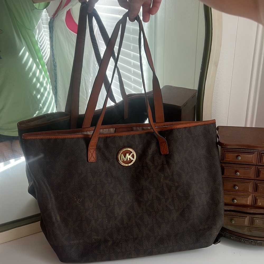 Mk purses - Picture 4 of 15